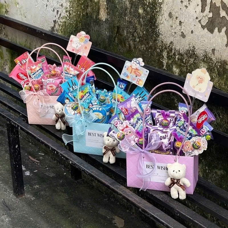 Giỏ Xách Full Bánh Kẹo Mix Theo Tông Màu, Giỏ Quà Tặng Đáng Yêu , Sinh Nhật, Noel, Kỷ Niệm, Valentine Có Gấu & Có Đèn