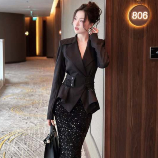 Set Áo vest cá dây pha lê eo + Chân váy sequin dáng dài Isabella Eclipse Clothing