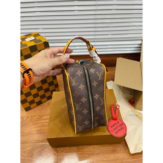 ⚡️[Best Quality] - Túi Nam Cầm Tay Khoá Kéo Nâu Viền Cam Sang Trọng Tinh Tế - Hộp Phụ Kiện Đầy Đủ