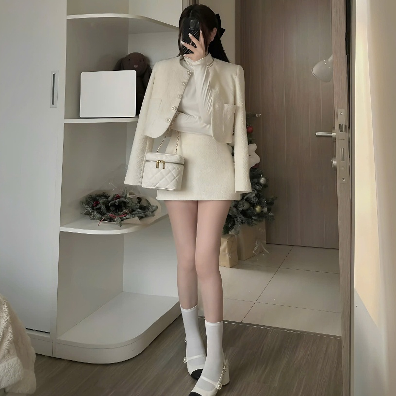 Set Váy Dạ 2 Món Gồm Áo Khoác Dạ 2 Lớp Có Túi Đính Cúc Ngọc + Chân Váy Dáng Ngắn Có Quần Trong | BigBuy360 - bigbuy360.vn