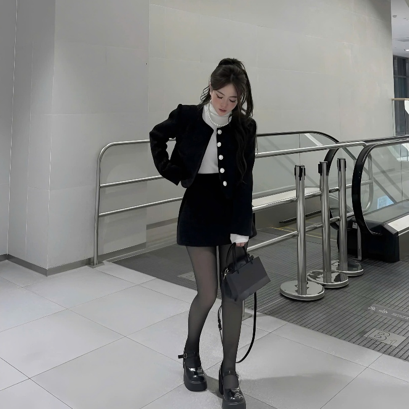 Set Váy Dạ 2 Món Gồm Áo Khoác Dạ 2 Lớp Có Túi Đính Cúc Ngọc + Chân Váy Dáng Ngắn Có Quần Trong | BigBuy360 - bigbuy360.vn