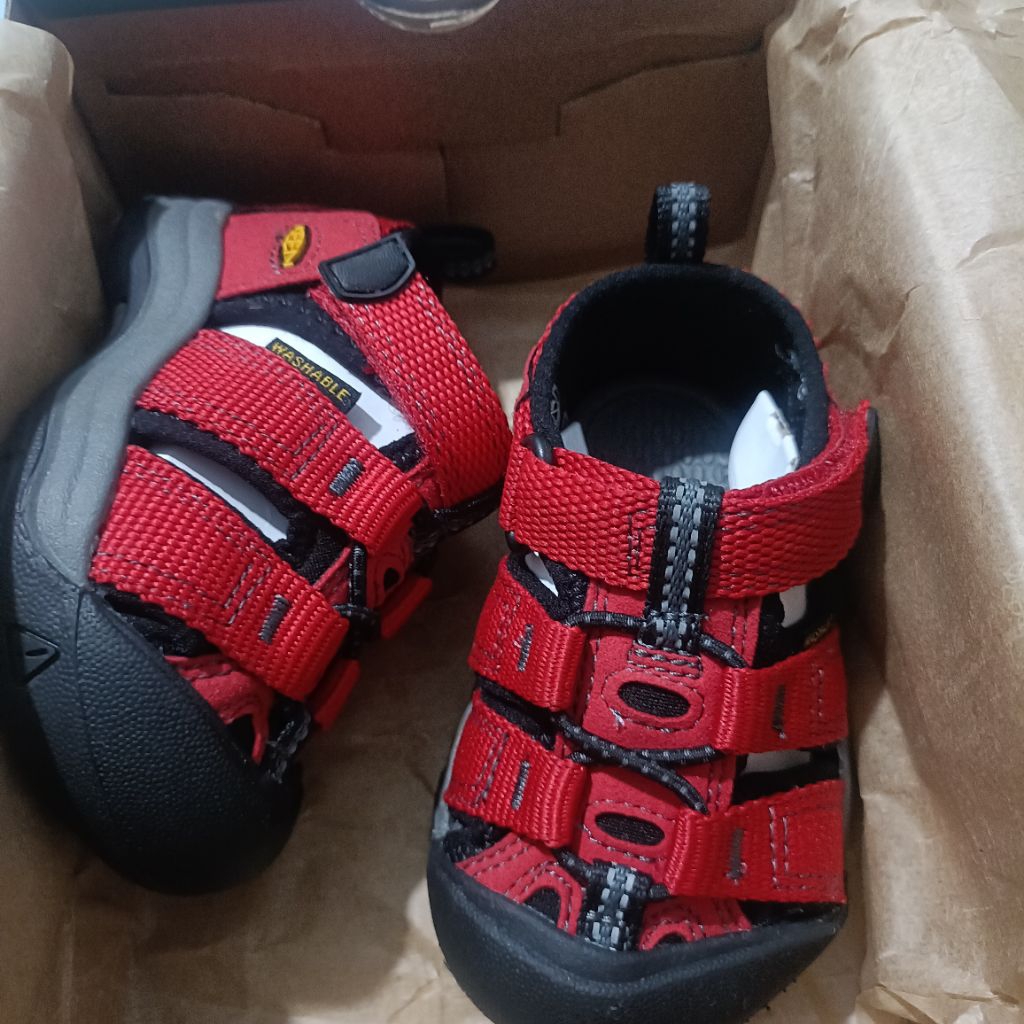 Sandal Rọ Keen cho bé