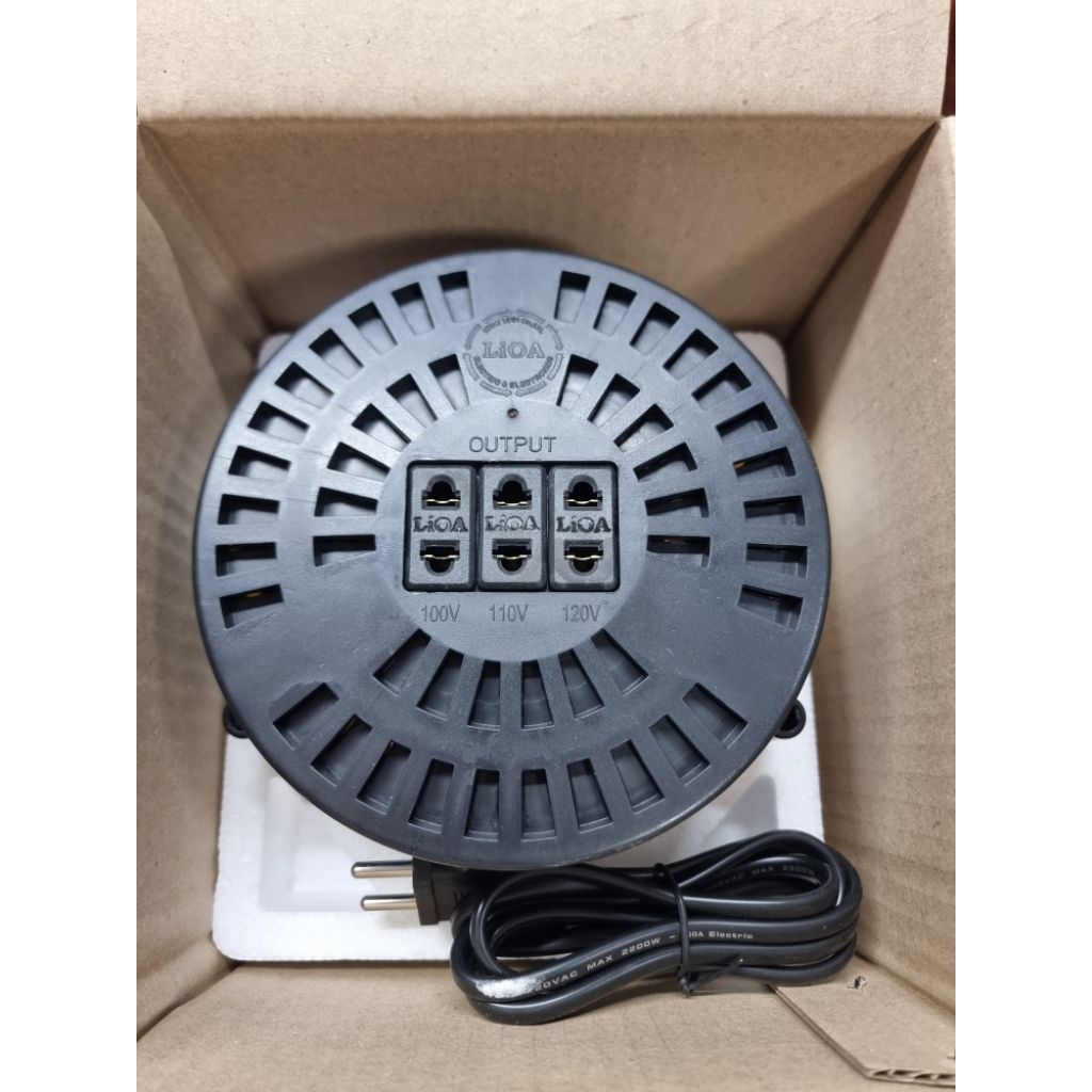 Biến áp đổi nguồn 2000VA LIOA 1 pha: vào 220V ra 100V;110V;120V