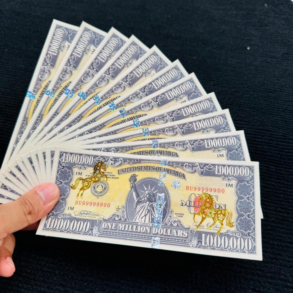 Tiền lì xì Tiền 1 Triệu USD Con Ngựa May Mắn 2026 - Combo 5 tờ cùng bao đỏ phát tài 2026
