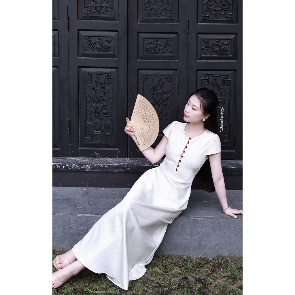 LYC FASHION - DIỆU VÂN đầm lụa vân mây có tay nút bọc | BigBuy360 - bigbuy360.vn