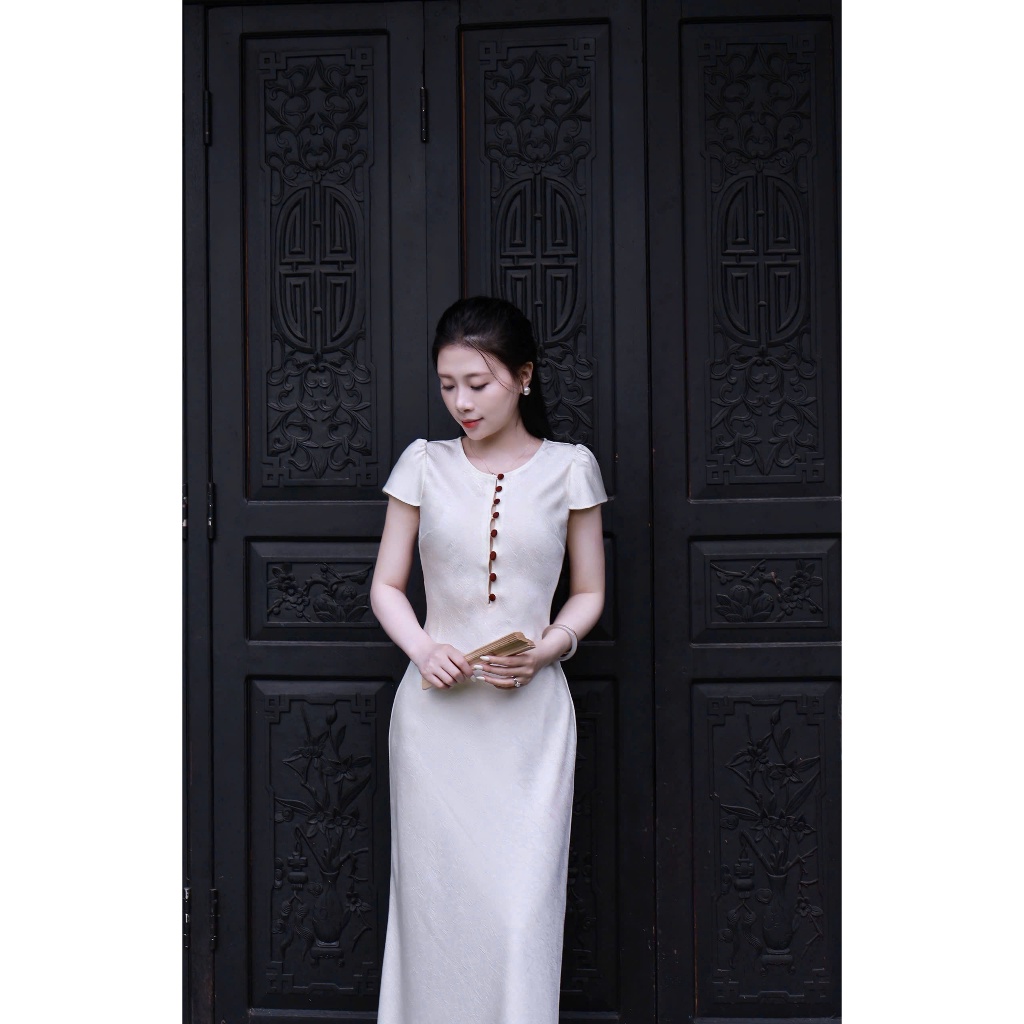 LYC FASHION - DIỆU VÂN đầm lụa vân mây có tay nút bọc | BigBuy360 - bigbuy360.vn