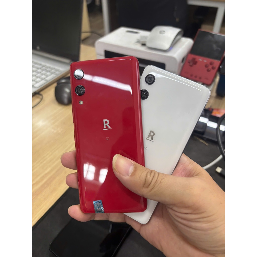 Điện thoại Rakuten Hand Esim ( 5.1" OLED | Snapdragon 720G | 4GB + 64GB | chống nước / bụi IPX8 | An