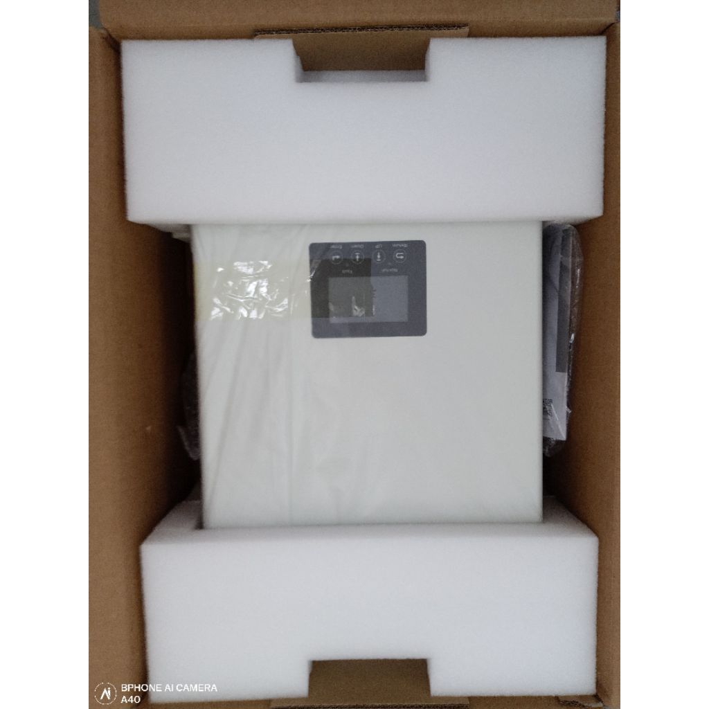 Biến tần Hybrid Luxpower SNA 6kW( CT ngoài) bảo hành 3 năm