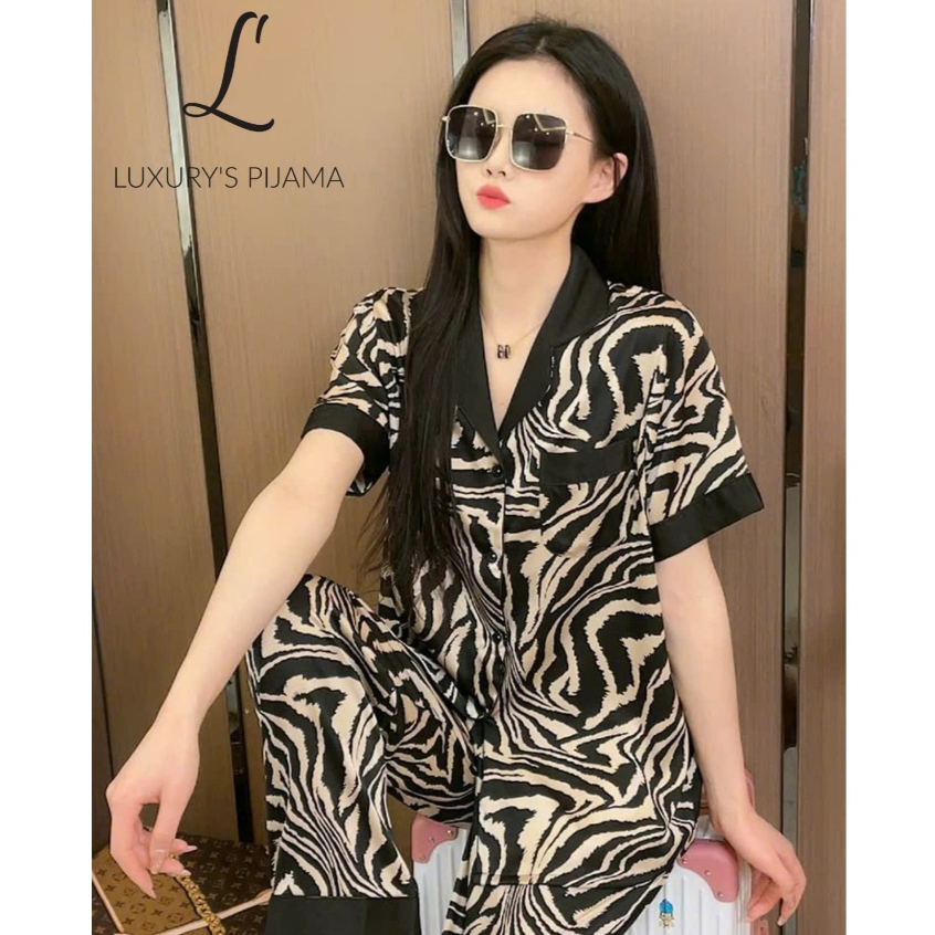 Đồ bộ LUXURY PIJAMA lụa latin cao cấp, mềm mịn sang trọng tay ngắn họa tiết vằn TN055