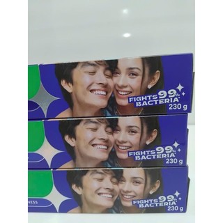 Kem đánh răng Closeup tinh thể  băng tuyết (3cây x230g)