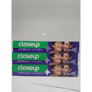 Kem đánh răng Closeup tinh thể  băng tuyết (3cây x230g)