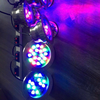 Đèn LED âm nước 12W chân đế chiếu sáng đài phun nước tiểu cảnh hồ cá