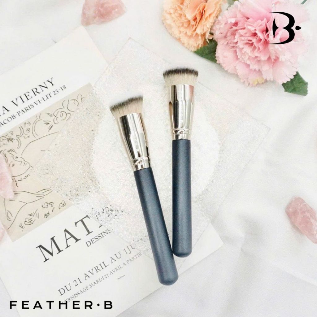 Cọ Nền Feather B 132 Foundation Brush