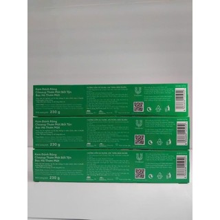 Kem đánh răng closeup bạc hà (3 cây x230g)