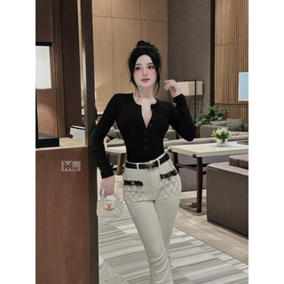 Áo body suits dài tay phối khuy dạo phố siu sang