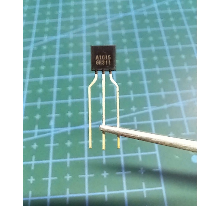 Gói 10 Con Transistor Chân Cắm TO-92 A1015