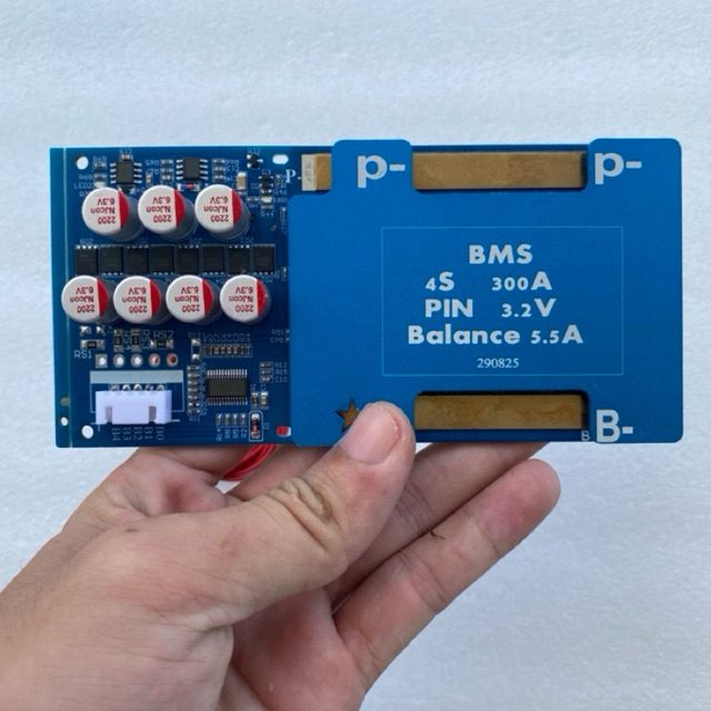 Mạch BMS 300A sử dụng cho pin sắt 3,2v hệ 4S, có cân bằng chủ động 6A