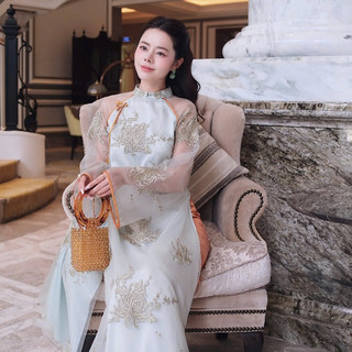 Áo dài cách tân 4 tà thêu hoa Cảnh Nghi