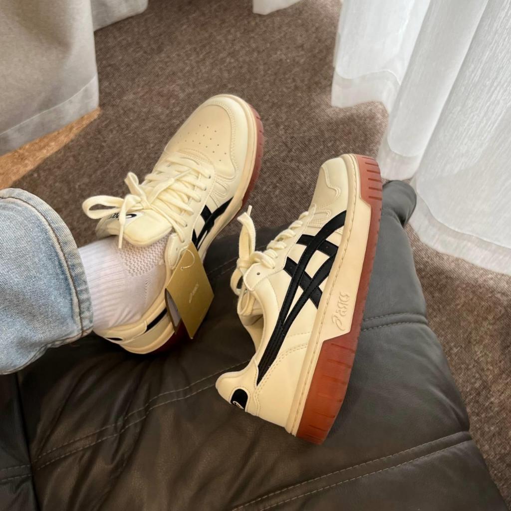 Giày Thể Thao Asics Court MZ Cream Black Gum Dành Cho Nam Nữ Fuzzy Sneaker.