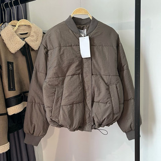 [SALE] Áo phao / khoác Bershka Authentic