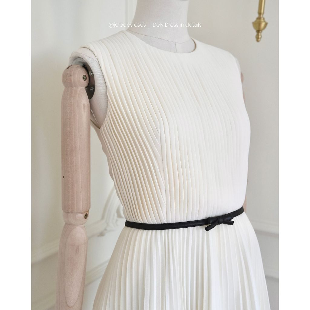 JOIE DES ROSES - Váy liền chiffon dập ly phối đai nơ kèm áo khoác cổ sen tay ngắn DELY DRESS | BigBuy360 - bigbuy360.vn