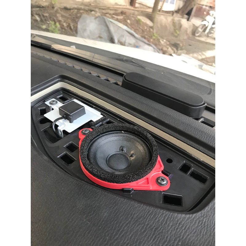 Loa center Bose lắp Mazda