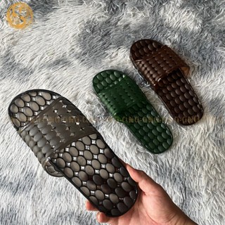  Dép nhựa đúc matxa đi trong nhà dép lỗ đi nhà tắm không thấm nước chống trơn trượt 