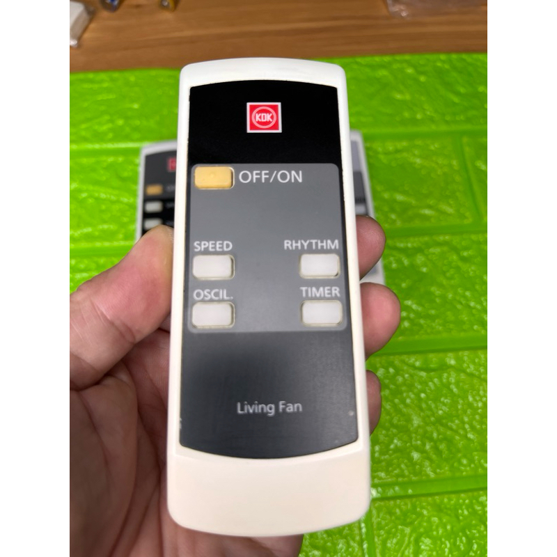 điều khiển quạt cây KDK chính hãng.