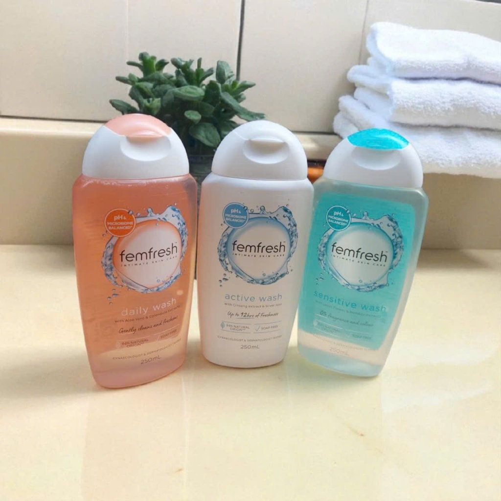 Femfresh dung dịch làm sạch vùng kín êm dịu