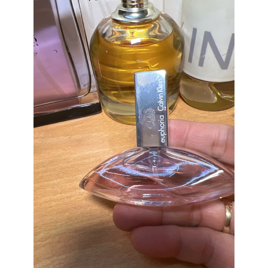 nước hoa thuyền truyền thống nhà si cây mini còn 50% juice thôi nha