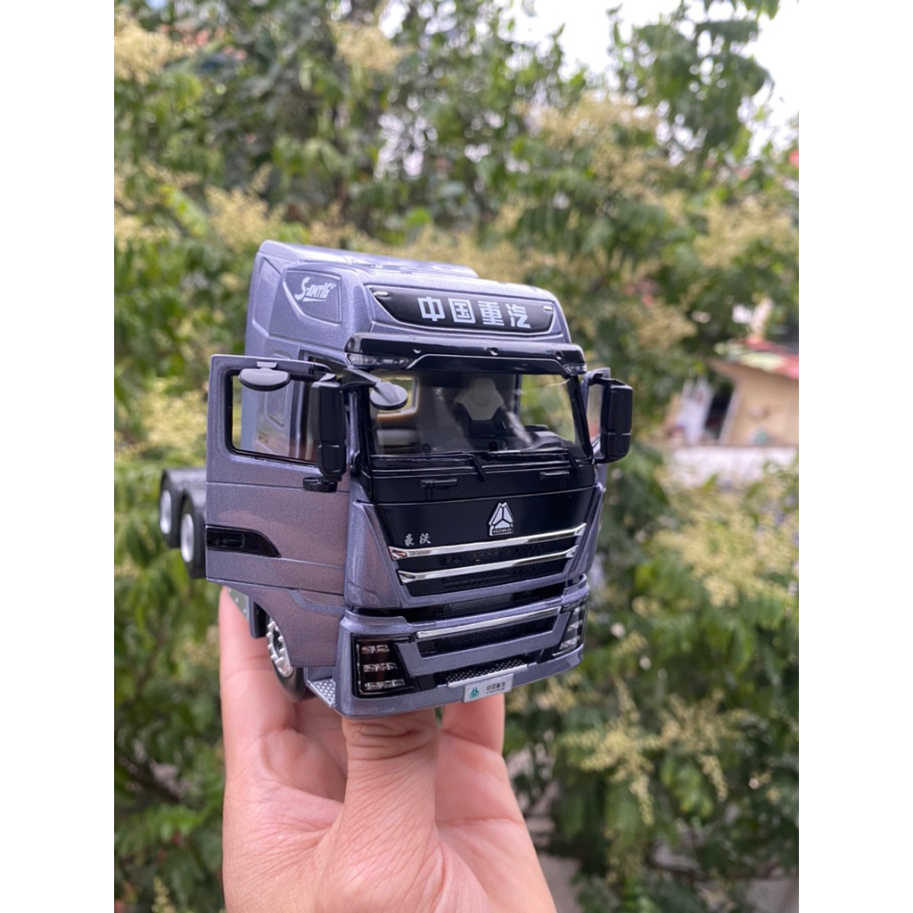 Mô Hình Đầu Kéo Howo TH7 Tỉ Lệ 1:36 Kim Loại