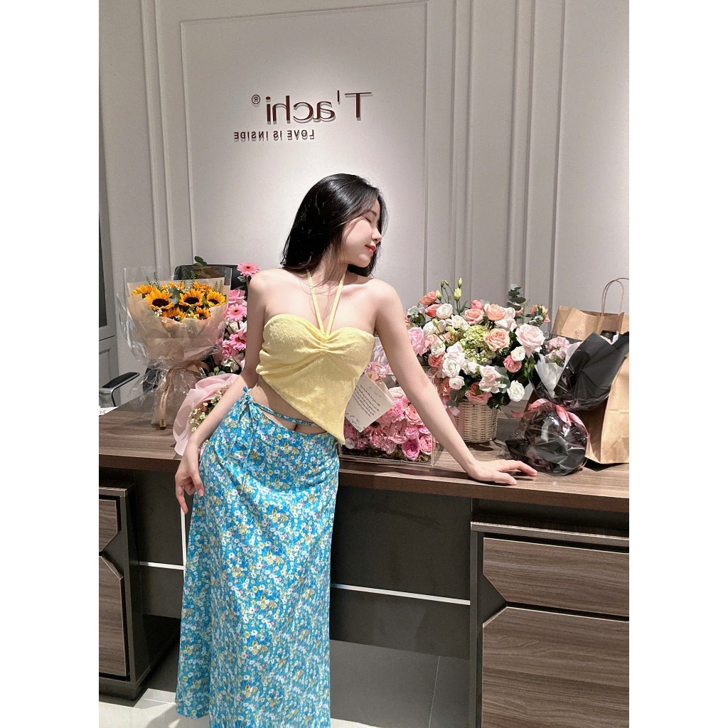 SET ÁO BODY REN HOA VÀNG RÚT DÂY NGỰC CỔ YẾM HỞ LƯNG + CHÂN VÁY MIDI VOAN SUÔNG XANH HOA NHÍ (TH)