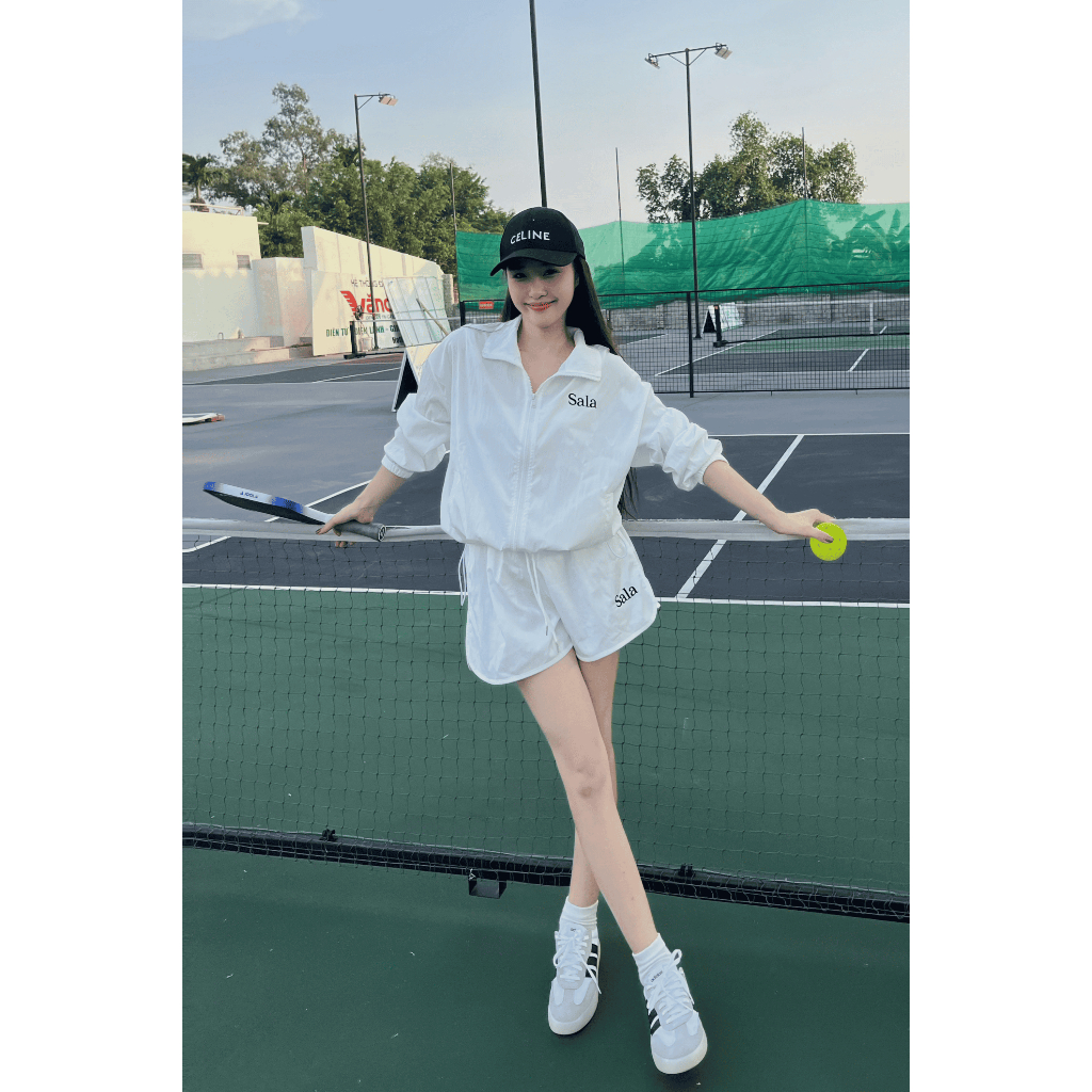 Bộ Áo khoác Gió Dài Tay Mix Quần Shorts Ngắn Trẻ Trung Năng Động - Thời Trang Sành Điệu | BigBuy360 - bigbuy360.vn