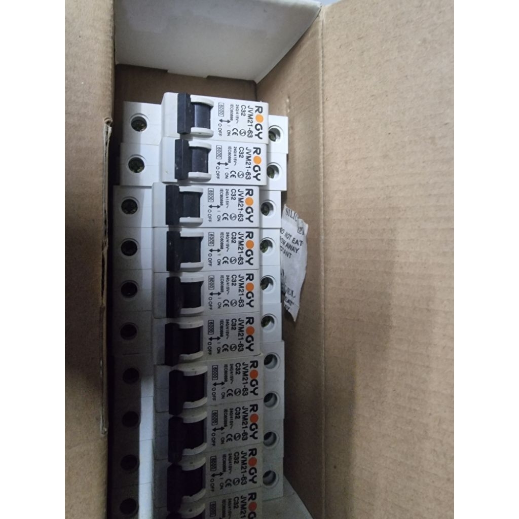 CB tép merlin gerin 32A