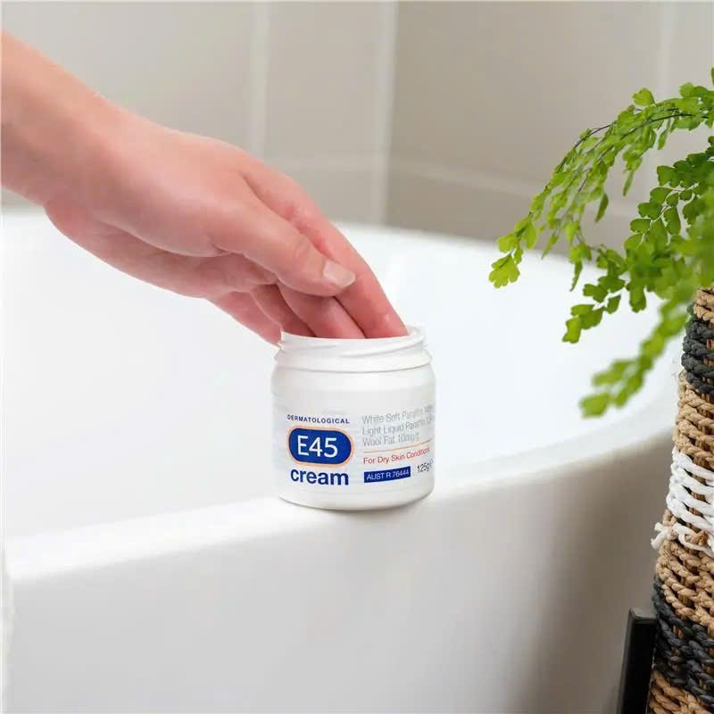 E45 Dermatological Cream 125g Kem Dưỡng Ẩm Dịu Nhẹ Không Mùi Phù Hợp Da Nhạy Cảm