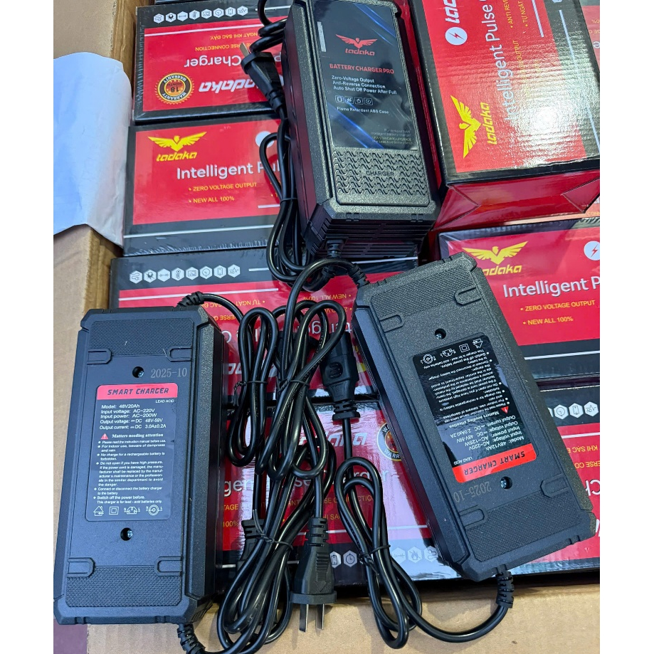 Sạc xe đạp điện 48V-12AH -48-20-60-20 ( xe điện các loại 133M/Yamaha/Honda...xe điện dùng 4 bình ắc 