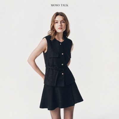 Chân váy ngắn dáng xoè mặt tếch Mono Talk - B20007TK