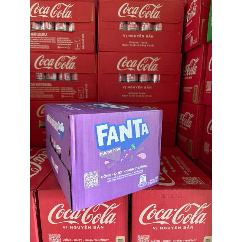 FANTA GRAPE (NHO) 300ML - ĐỒ UỐNG COCA COLA - COKE/SPRITE/FANTA ORANGE/FANTA GREEN CREAM PET 300ML x