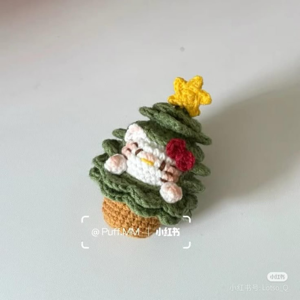Móc khóa Cây thông noel hello kitty handmade bằng len