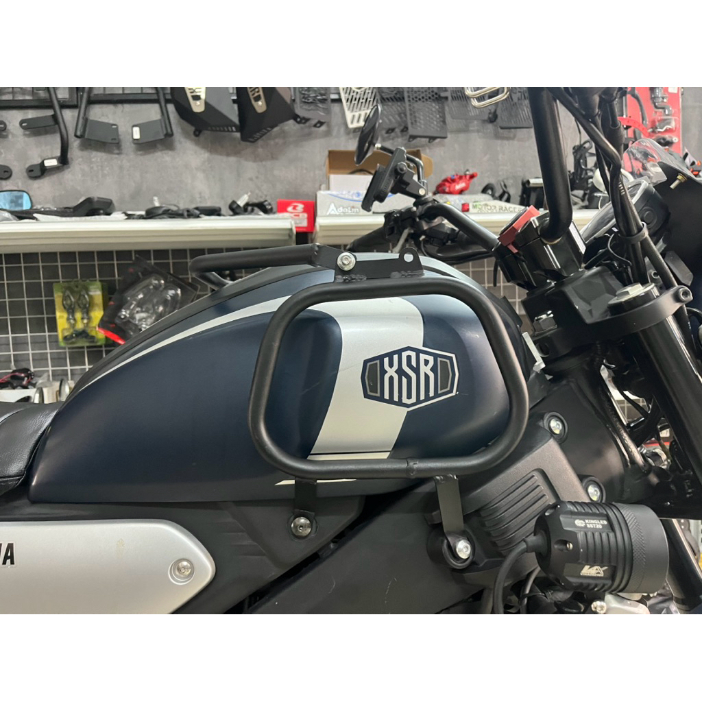 Pat đỡ túi phía trước bình xăng Xsr155 Xs155r