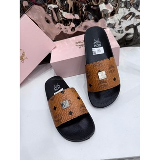 Dép M nam nữ thời trang mẫu mới 2025,dép quai ngang gắn khuy thiết kế sang trọng.