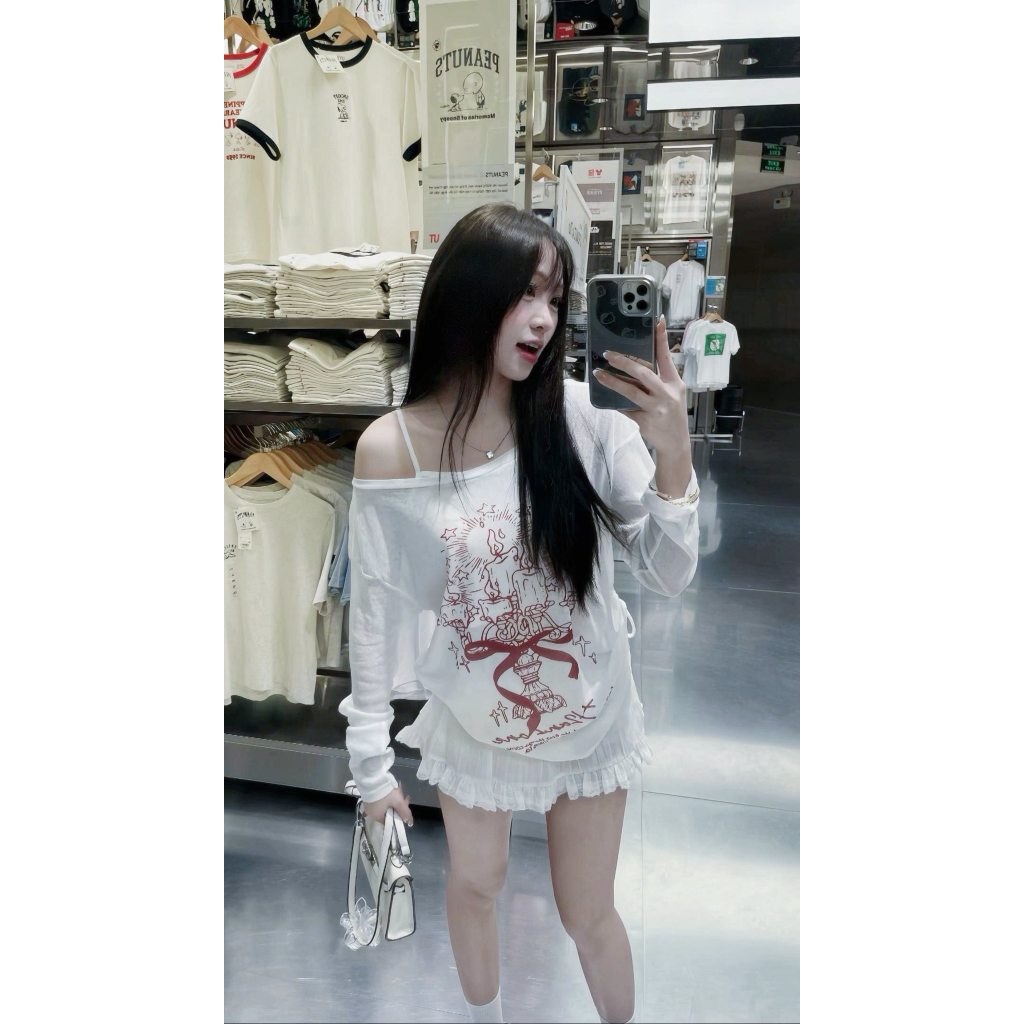 Áo thun nữ dài tay hoạ tiết đèn thần, Áo thun giấy xuyên thấu trễ vai in hình graffiti dễ thương - AT01 | BigBuy360 - bigbuy360.vn