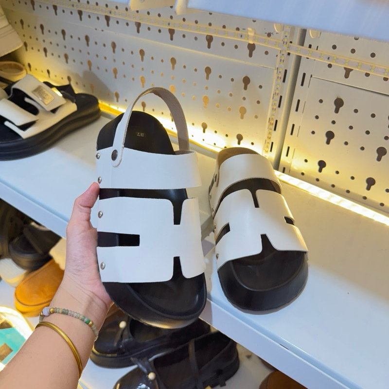 Dép Sandal Nữ h Tán Đinh Đế 4cm | BigBuy360 - bigbuy360.vn