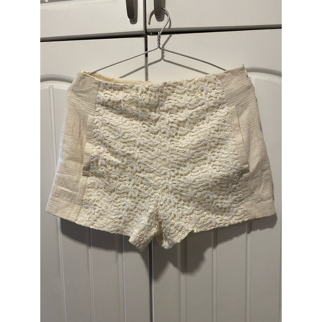 Quần short ren 2hand Zara - size M