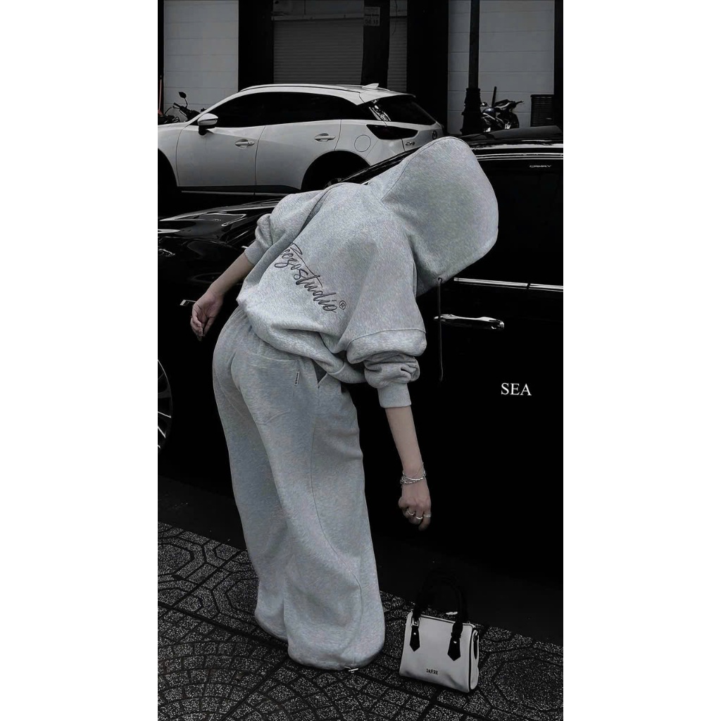 Set đồ thể thao nữ nỉ bông mùa đông – Áo hoodie form rộng quần jogger bo ống màu xám basic cá tính | BigBuy360 - bigbuy360.vn