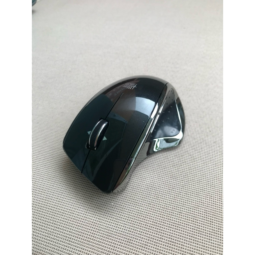 Chuột không dây Buffalo Blueled focus về từ Nhật