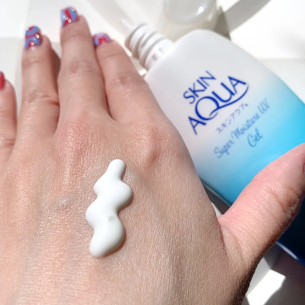 Sữa Chống Nắng Skin Aqua UV Super Moisture Gel SPF 50+ PA ++++ 110g Dưỡng Ẩm Phù Hợp Mọi Làn Da | BigBuy360 - bigbuy360.vn