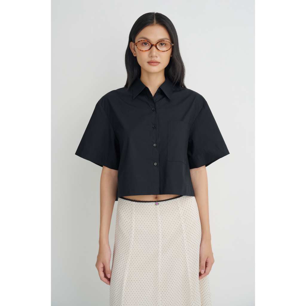 LIBÉ WORKSHOP - Áo sơ mi tay ngắn dáng suông crop màu đen 7325