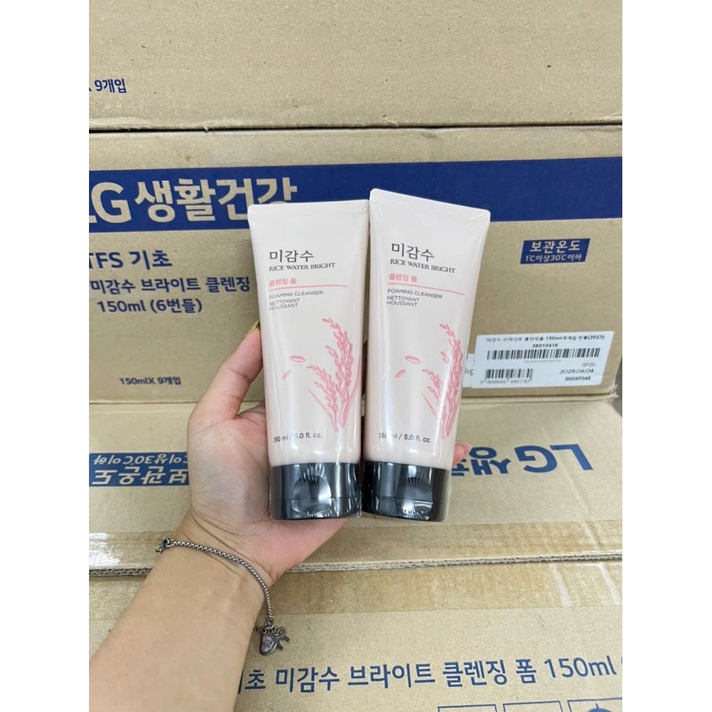 Sữa rửa mặt gạo hồng Hàn Quốc.