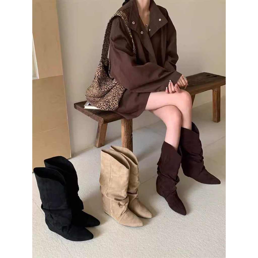 Giày boot nữ cao cổ da lộn mũi nhọn cổ nhún basic